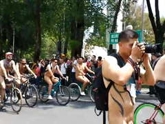 CFNM SEMI BONER ON PUBLIC